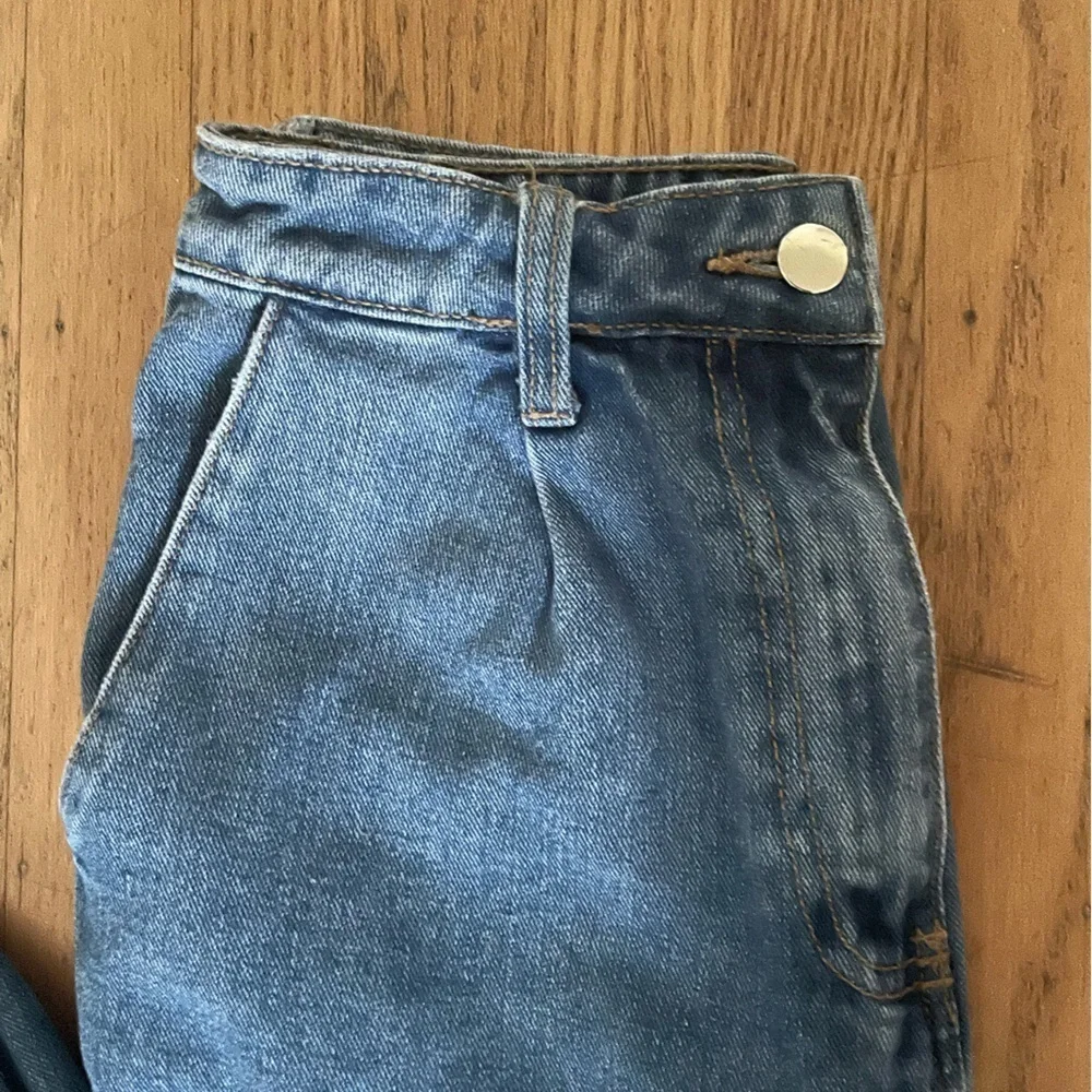 Forever 21 wide leg ankle length crop high waist jeans